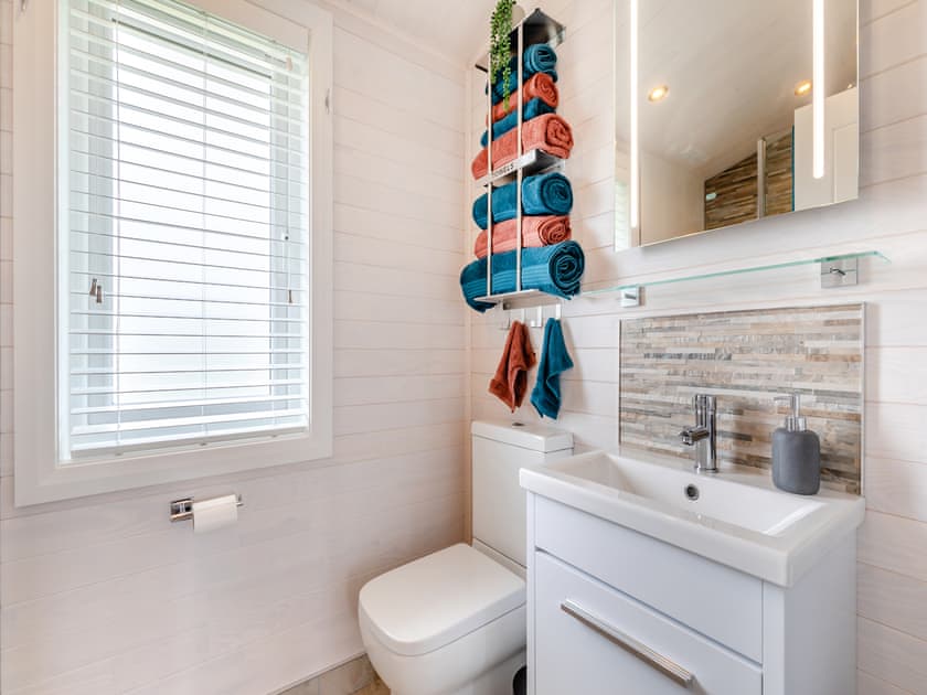 Bathroom | Berberis Lodge, Willington, near Derby