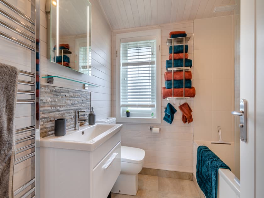 Bathroom | Berberis Lodge, Willington, near Derby