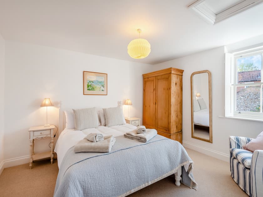 Double bedroom | Maylie Cottage, East Rudham, near Fakenham