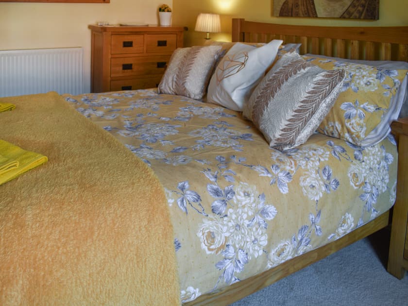 Double bedroom | Gold Cottage, Swaffham