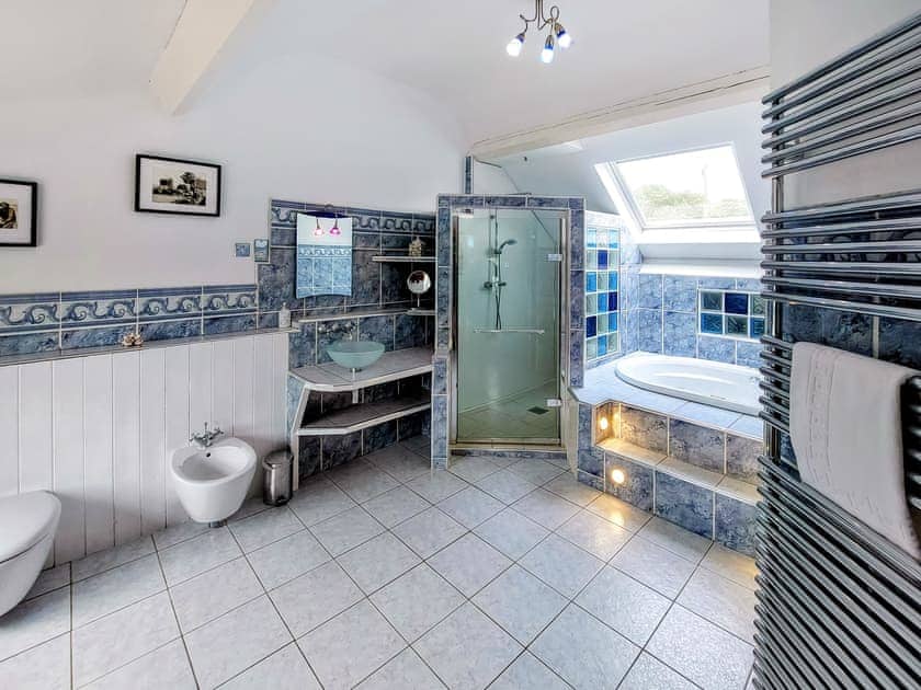 Bathroom with shower | Oakridge, Hinderwell, near Whitby