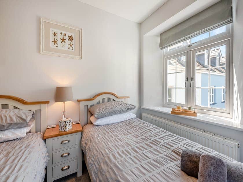 Twin bedroom | Park House Apartment, Tenby