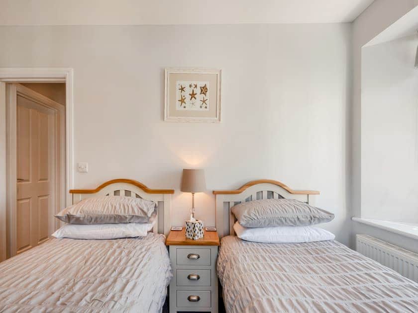 Twin bedroom | Park House Apartment, Tenby
