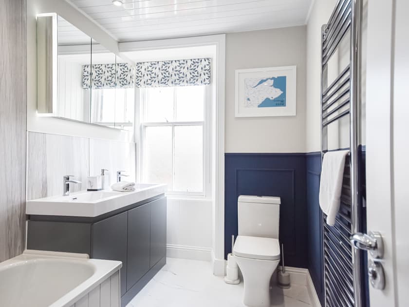 Bathroom | Struan Holiday Home, Kilconquhar