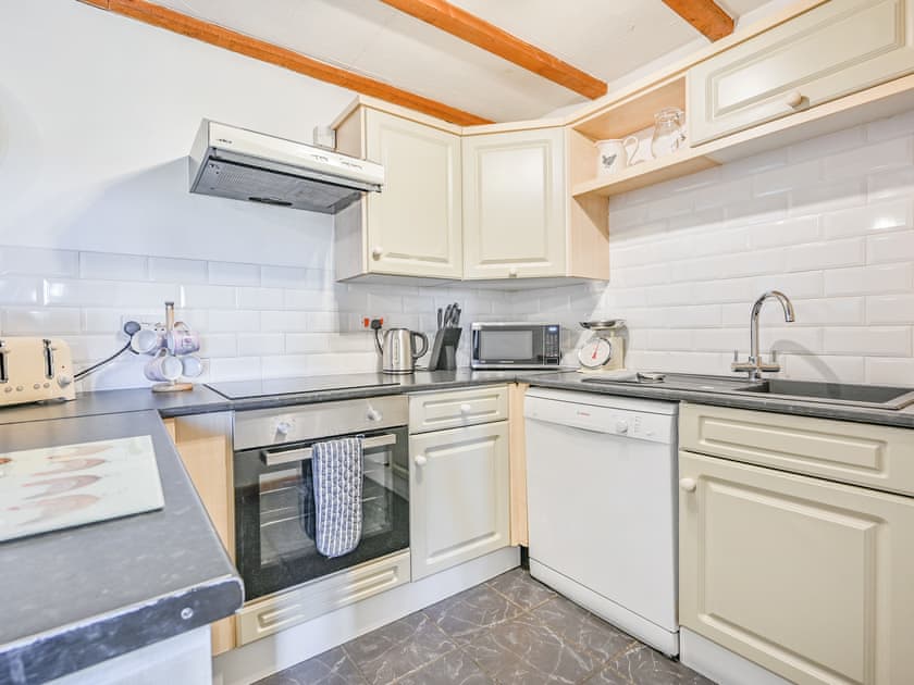 Kitchen | Waggoners Cottage - Polean Farm Cottages, Pelynt, near Looe