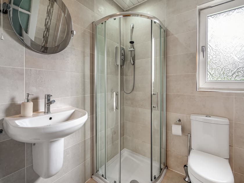 Bathroom | Tigh Na Beannaich, Powmill, near Dollar