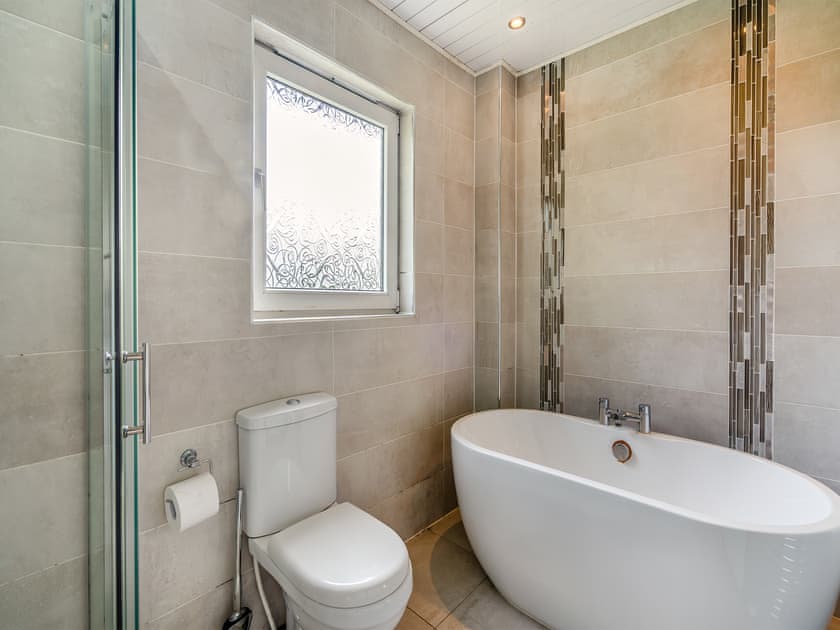 Bathroom | Tigh Na Beannaich, Powmill, near Dollar