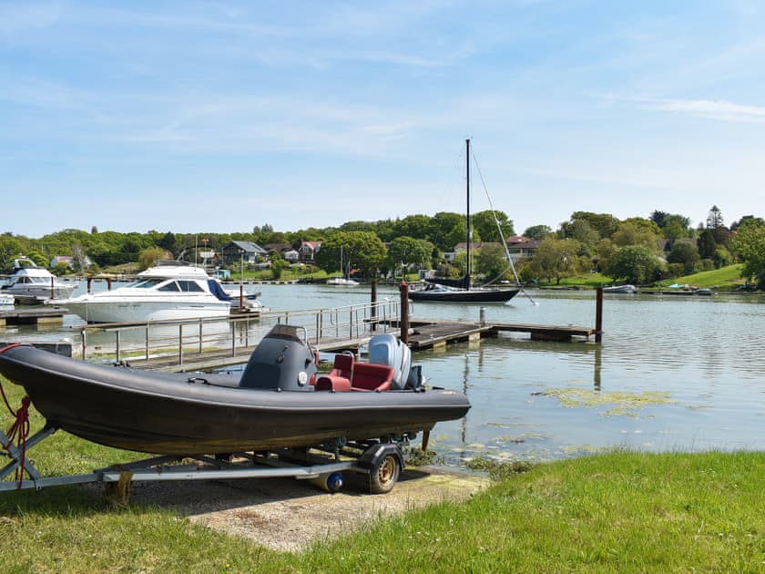 Surrounding area | Seaview, Wootton Bridge