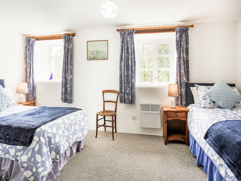 Twin bedroom | Hingham Mill Cottage, Wadebridge