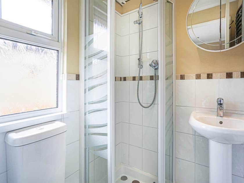 Bathroom | Meadow View 64, Ilfracombe