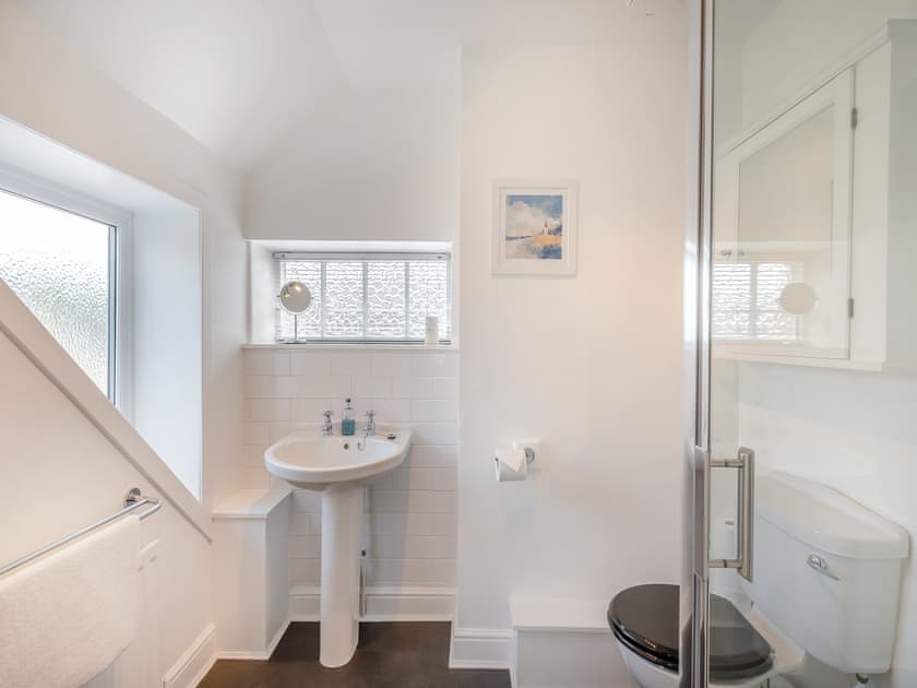 Bathroom | Millhouse Cottage, Bamburgh