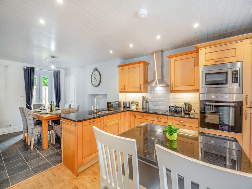 Kitchen/diner | Ty Bryn Gloch, Betws Garmon