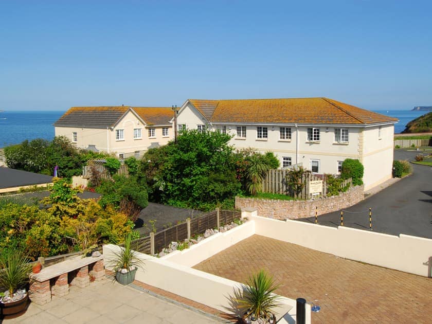 Sitting-out-area | Steamer Quay Cottage, Paignton