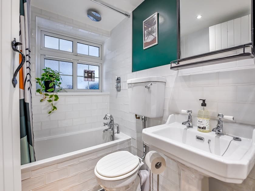 Bathroom | Milton Cottage, Bognor Regis