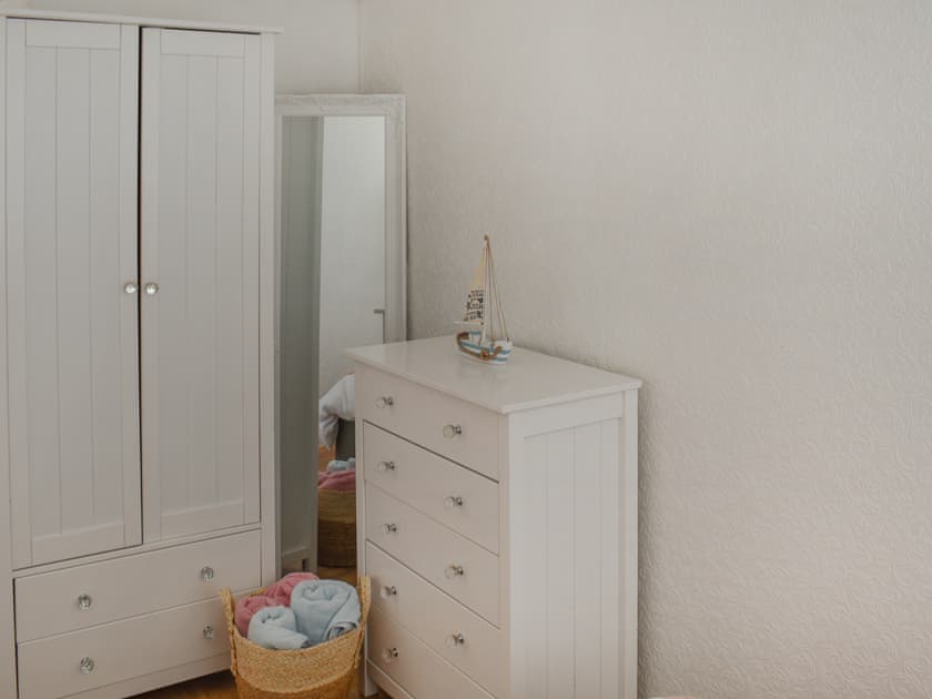 Double bedroom | Angie’s Beachside House, Point Clear, near Clacton-on-Sea