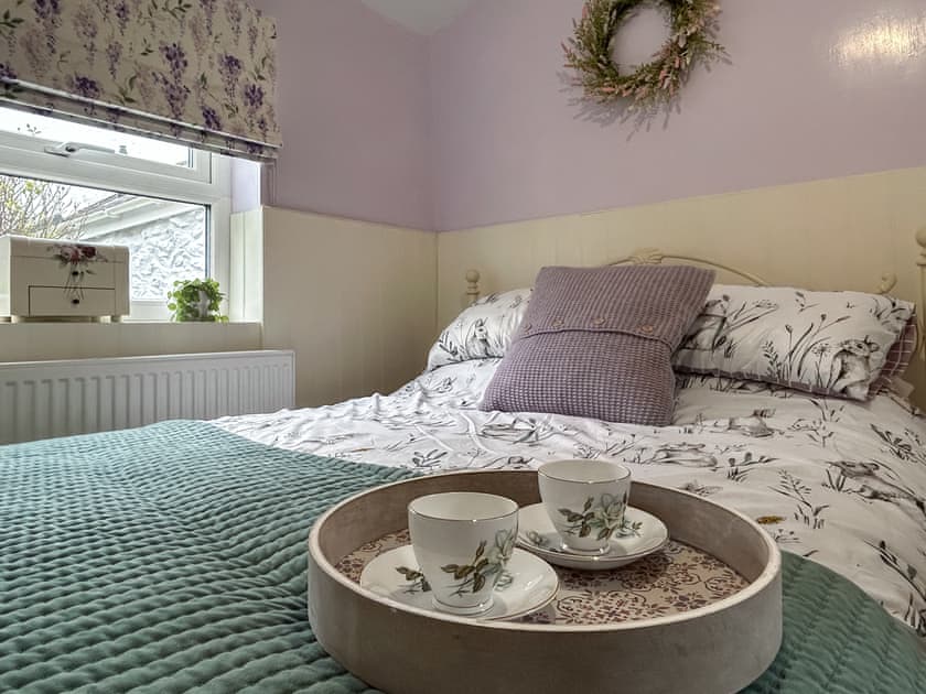 Double bedroom | Lyndene Cottage, Carmel, near Caernarfon