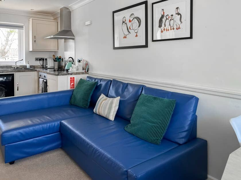 Convenient open-plan living area | Puffins, Port Isaac