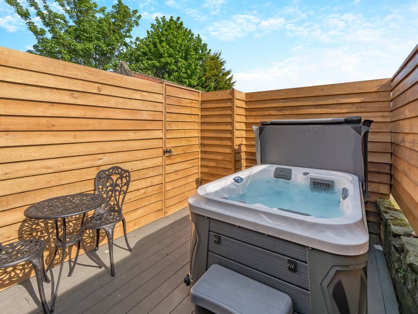 Hot tub | The Drunken Carpenter’s Cottage, Sneaton, near Whitby