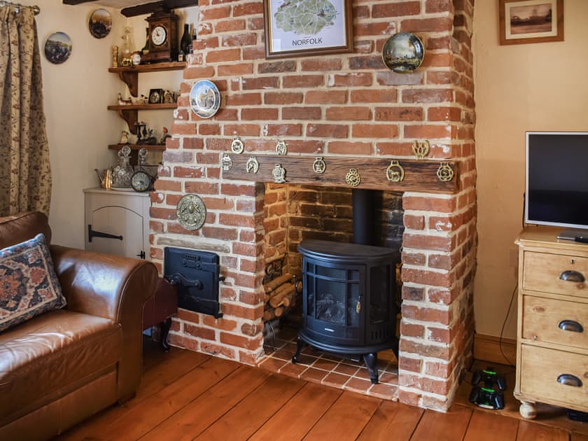 Living area | Honeysuckle Cottage, Great Yarmouth