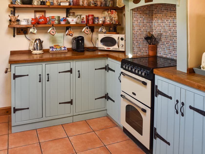 Kitchen | Honeysuckle Cottage, Great Yarmouth
