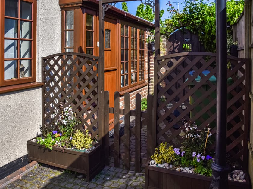 Exterior | Honeysuckle Cottage, Great Yarmouth