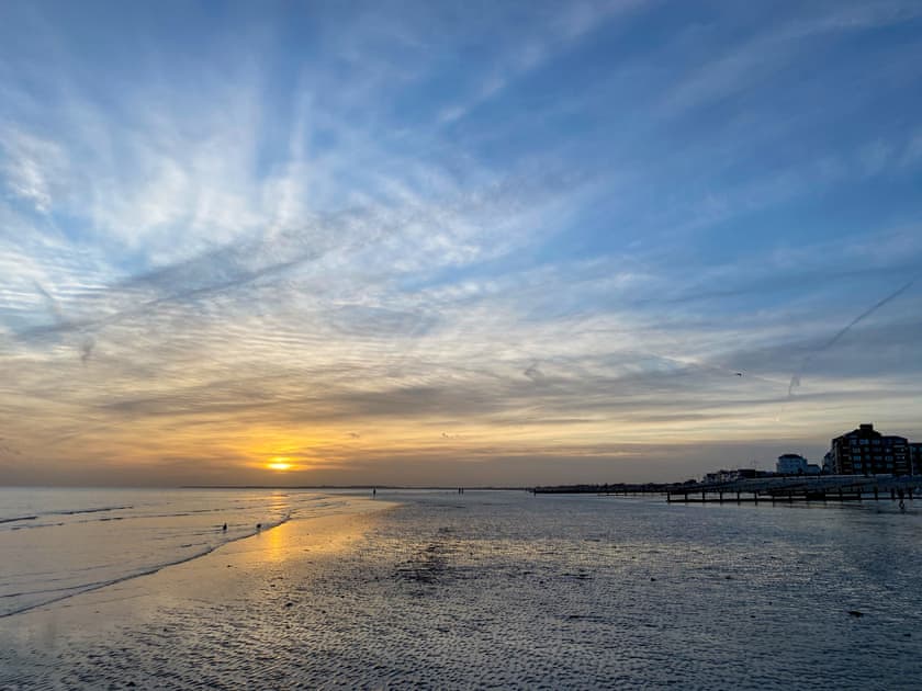 Surrounding area | Milton Cottage, Bognor Regis