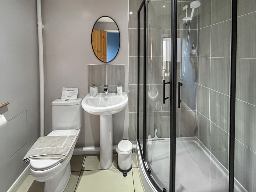 Bathroom | Stonechat Barn - Little Derril, Derril, near Bude