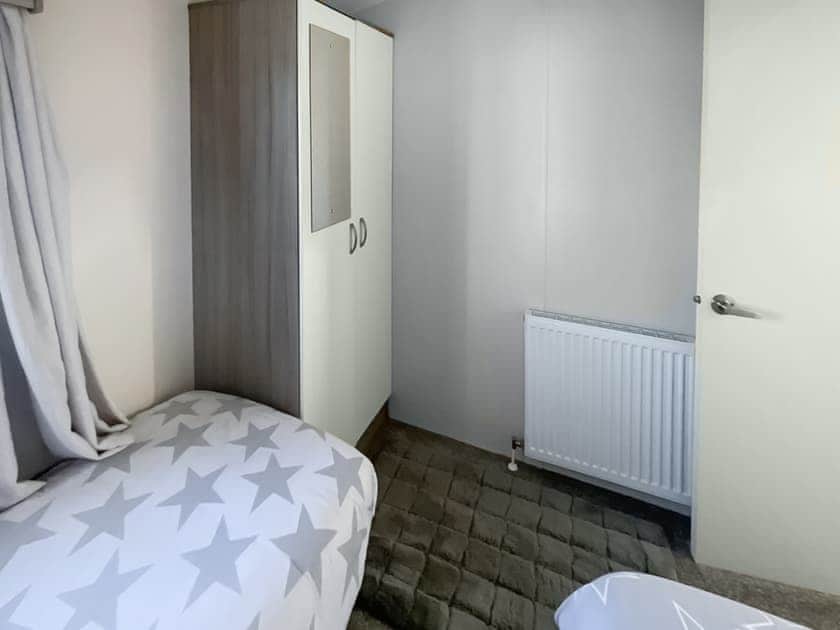 Twin bedroom | Island Retreat, Mersea Island, near Colchester