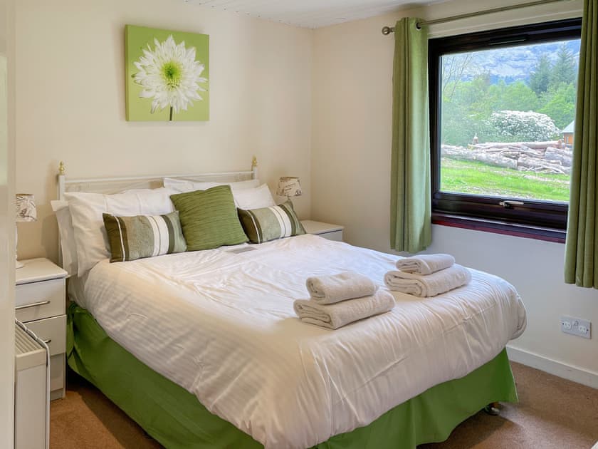 Double bedroom | Mountain Thyme Lodge - , Letterfinlay, near Spean Bridge