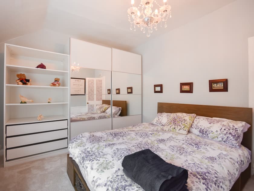 Double bedroom | Nether Auchlinsky Cottage, Glendevon