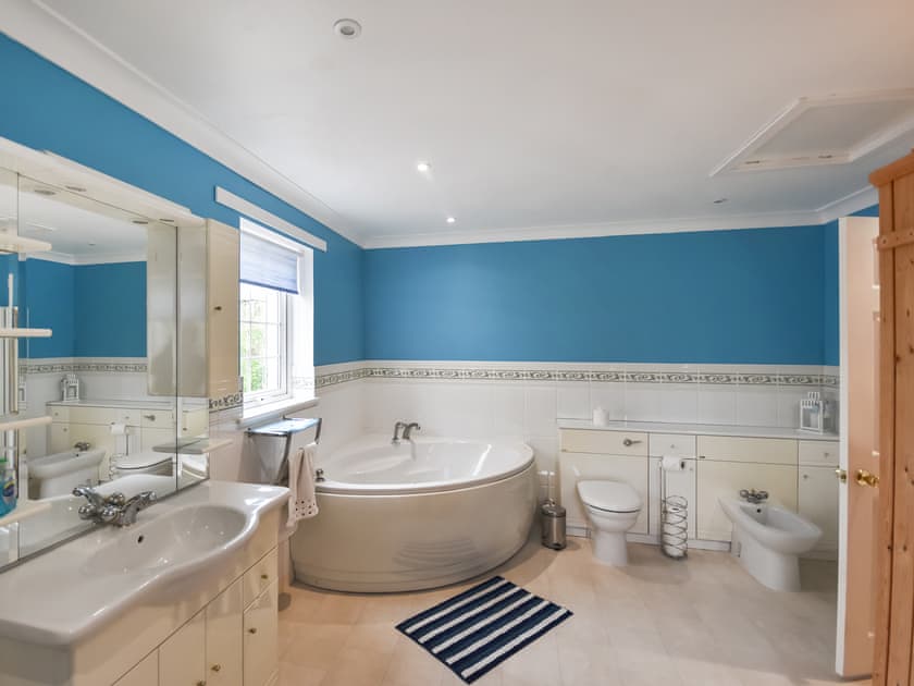 Bathroom | Nether Auchlinsky Cottage, Glendevon
