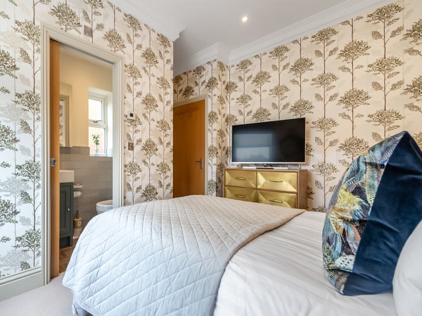 Double bedroom | Langdale - Derwent House Apartments, Scarborough