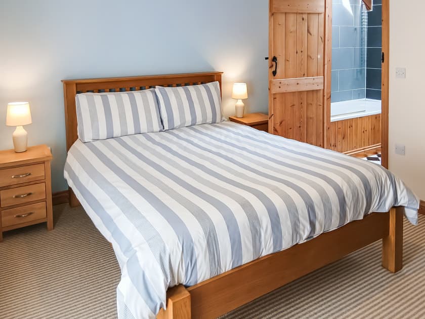 Comfortable double bedroom | Beckaveans Granary - Beckaveans, Jacobstow, near Bude