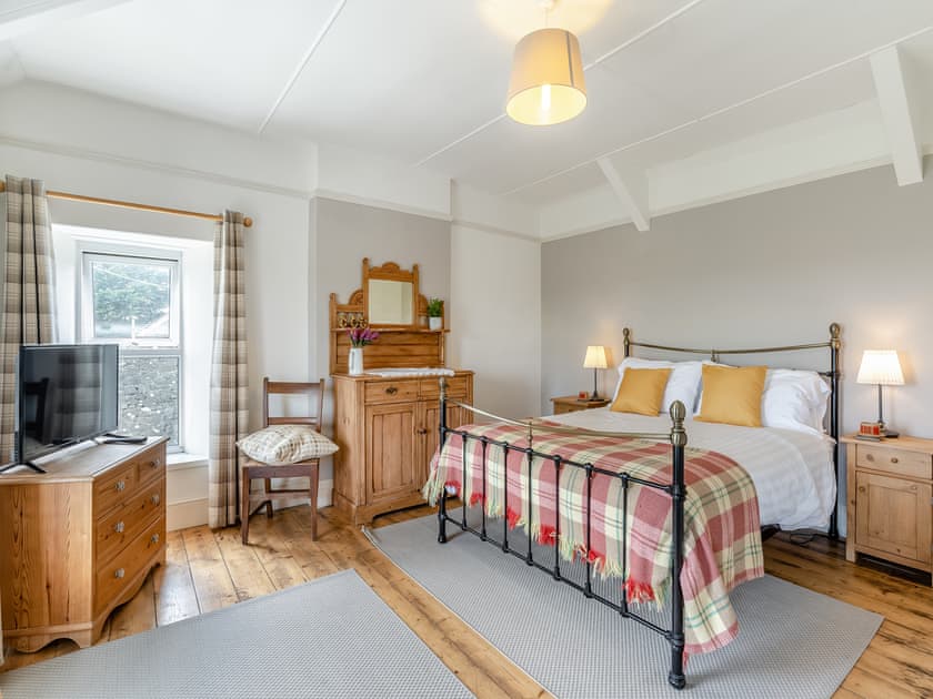 Double bedroom | Maesybryn, Pentregat