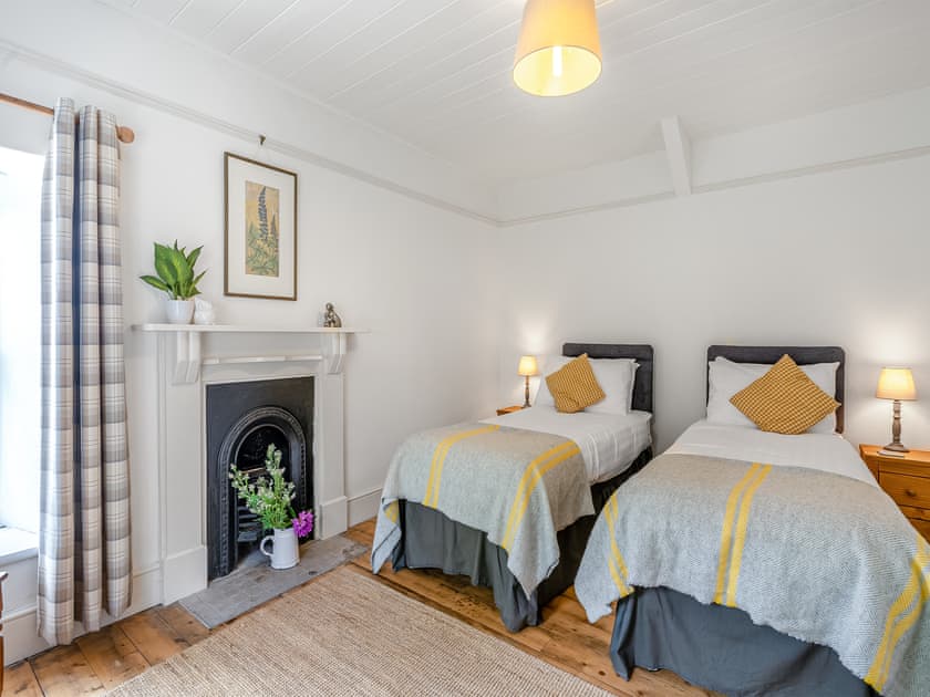 Twin bedroom | Maesybryn, Pentregat