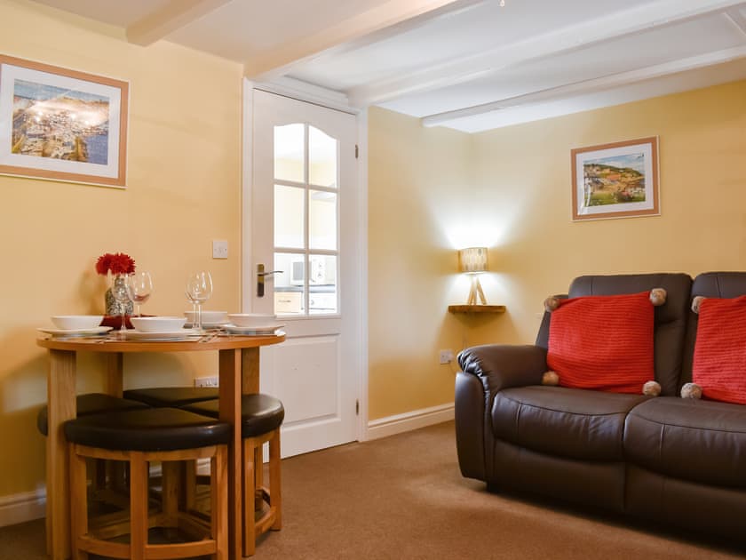 Living room with dining area | Sea Breeze Cottage, Barmston, near Bridlington