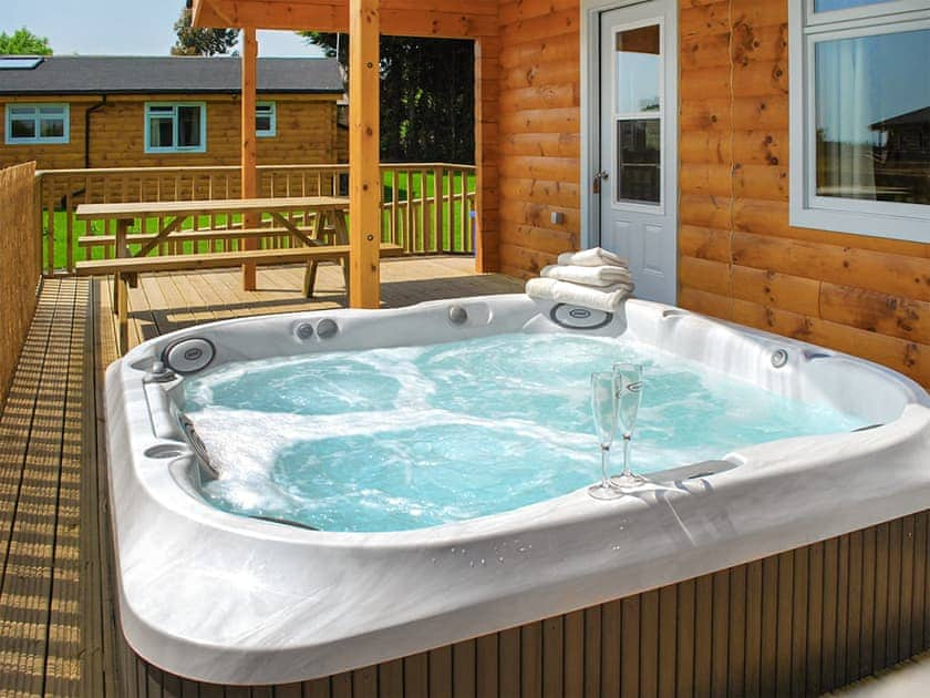 Hot tub | Waterside Lodge - Oaklands Country Lodges, Mount Pleasant, near Church Broughton