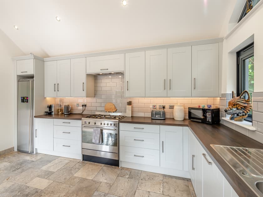 Kitchen/diner | Foxton Lodge - Harrietsham Retreats, Harrietsham, Maidstone