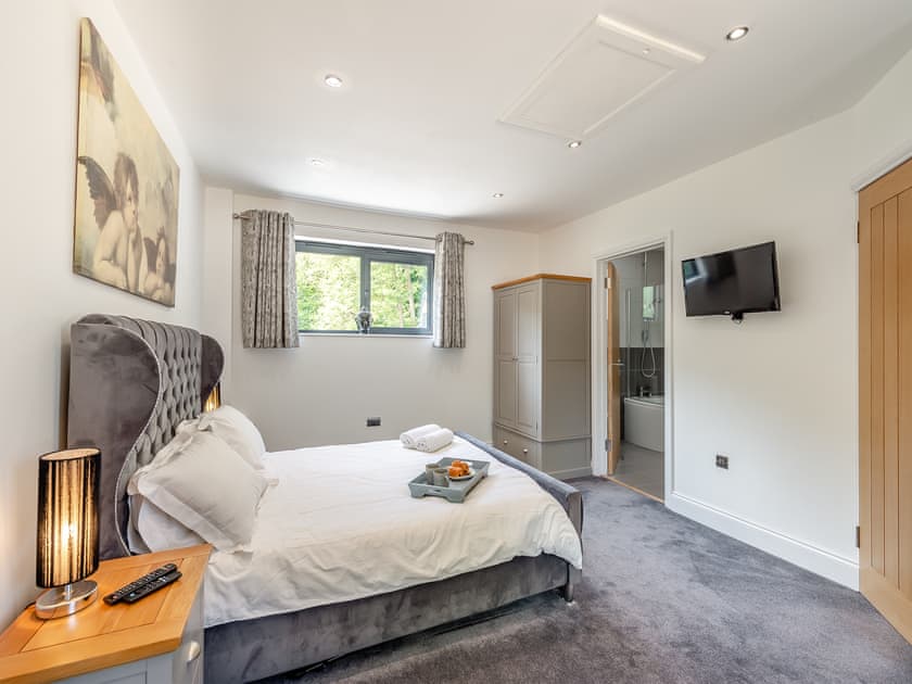 Double bedroom | Foxton Lodge - Harrietsham Retreats, Harrietsham, Maidstone
