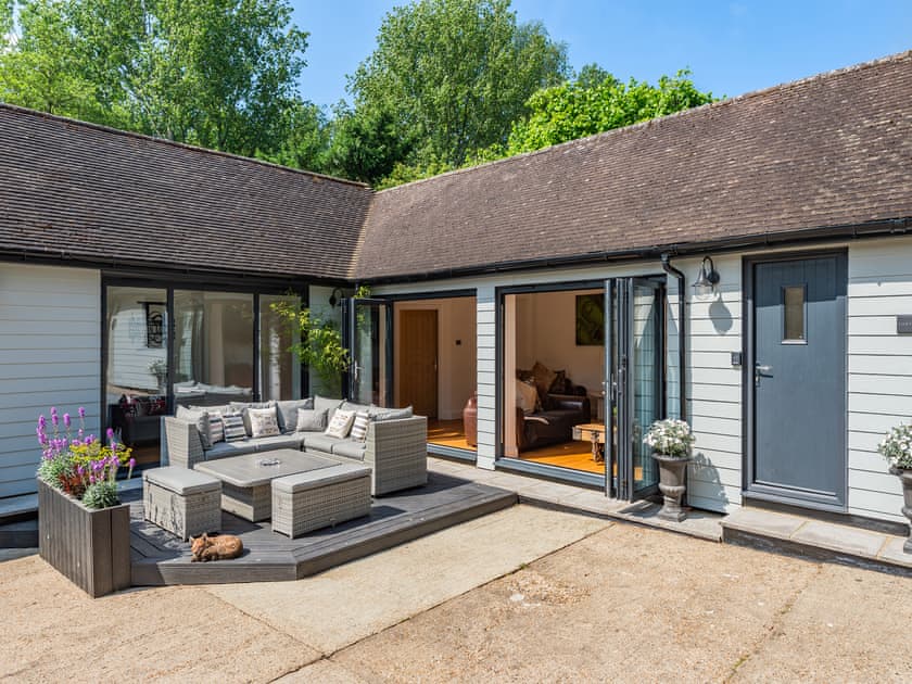 Sitting-out-area | Foxton Lodge - Harrietsham Retreats, Harrietsham, Maidstone