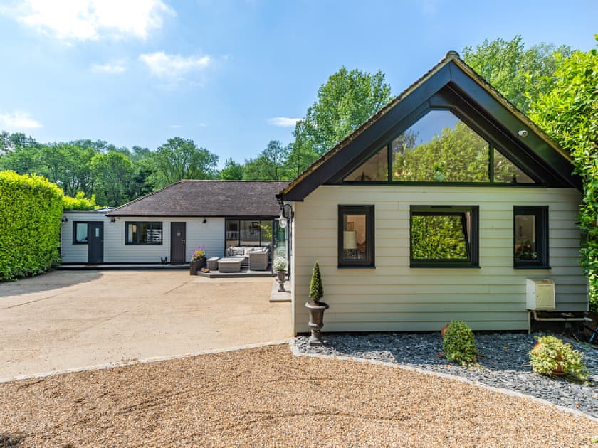 Exterior | Foxton Lodge - Harrietsham Retreats, Harrietsham, Maidstone