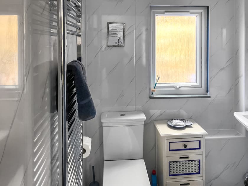 Bathroom | The Captains, Bettyhill