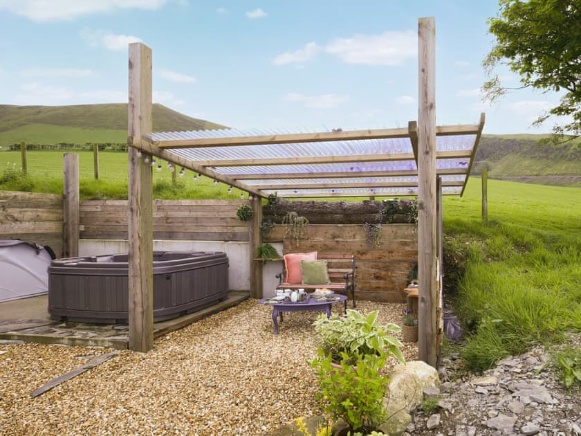 Sitting-out-area | Cowlas, Aberdovey