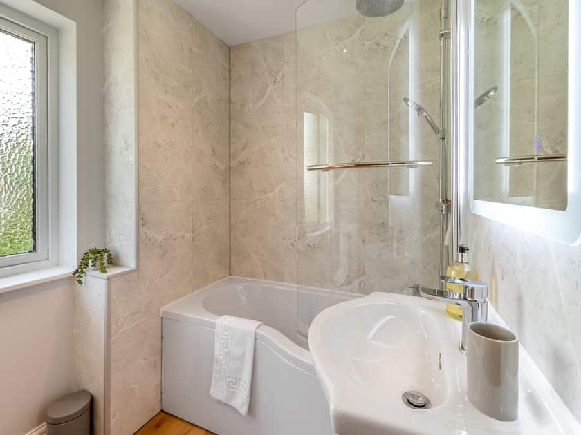 Upstairs bathroom  | Llwyncelyn Farmhouse, Clynderwen