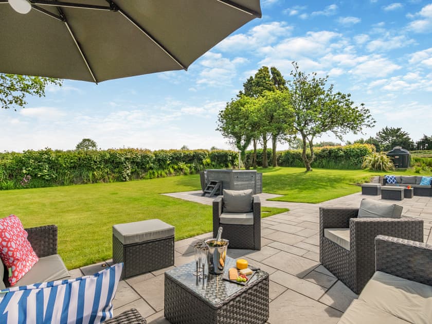 Outdoor area | Llwyncelyn Farmhouse, Clynderwen