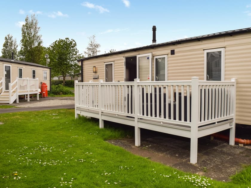 Exterior | Marton Mere, Blackpool