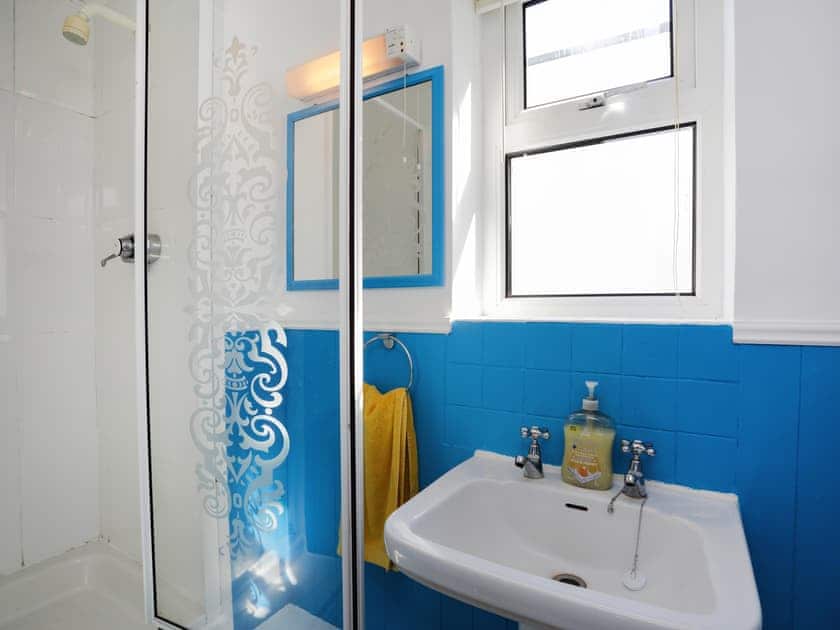 En Suite Bathroom | Miriam’s, Croyde, near Saunton and Braunton
