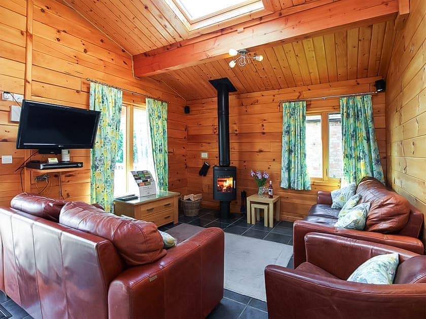 Living area | Hideaway Lodge - Oaklands Country Lodges, Mount Pleasant, near Church Broughton