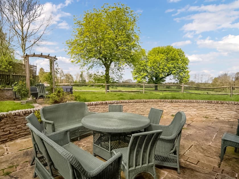 Outdoor area | Freestone House, Ashby St Ledgers