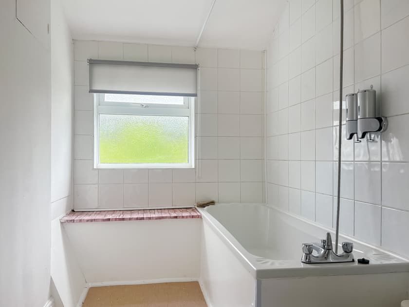Bathroom | Elder Cottage, Bridgend